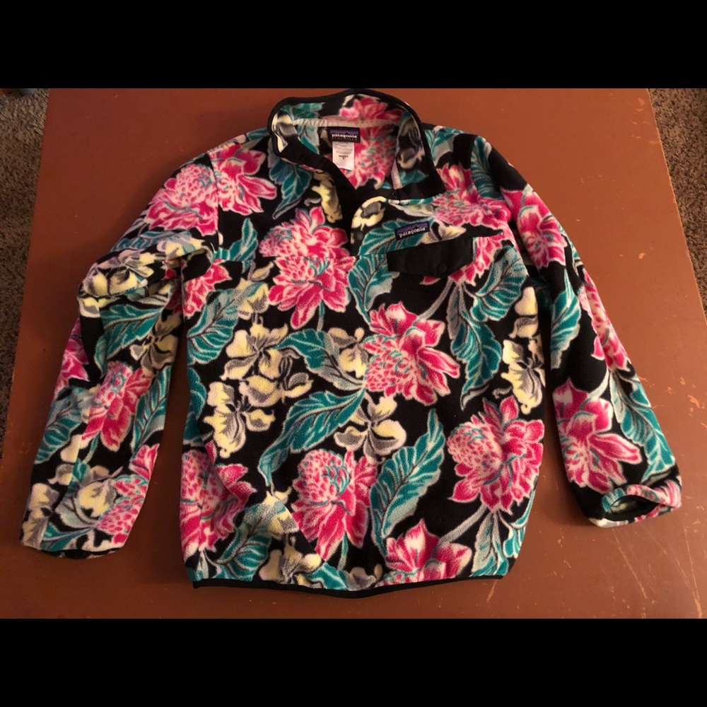 PATAGONIA PULLOVER!
